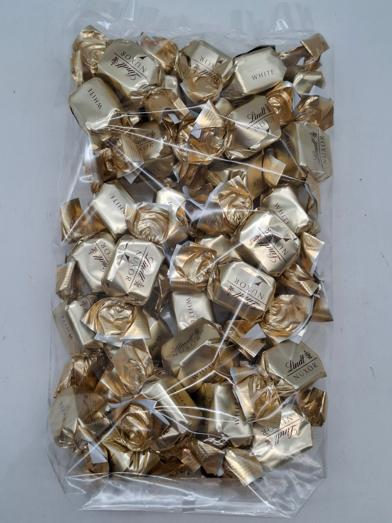 500gr. Lindt Nuxor Sorte Weiss (1000gr./31,98€)