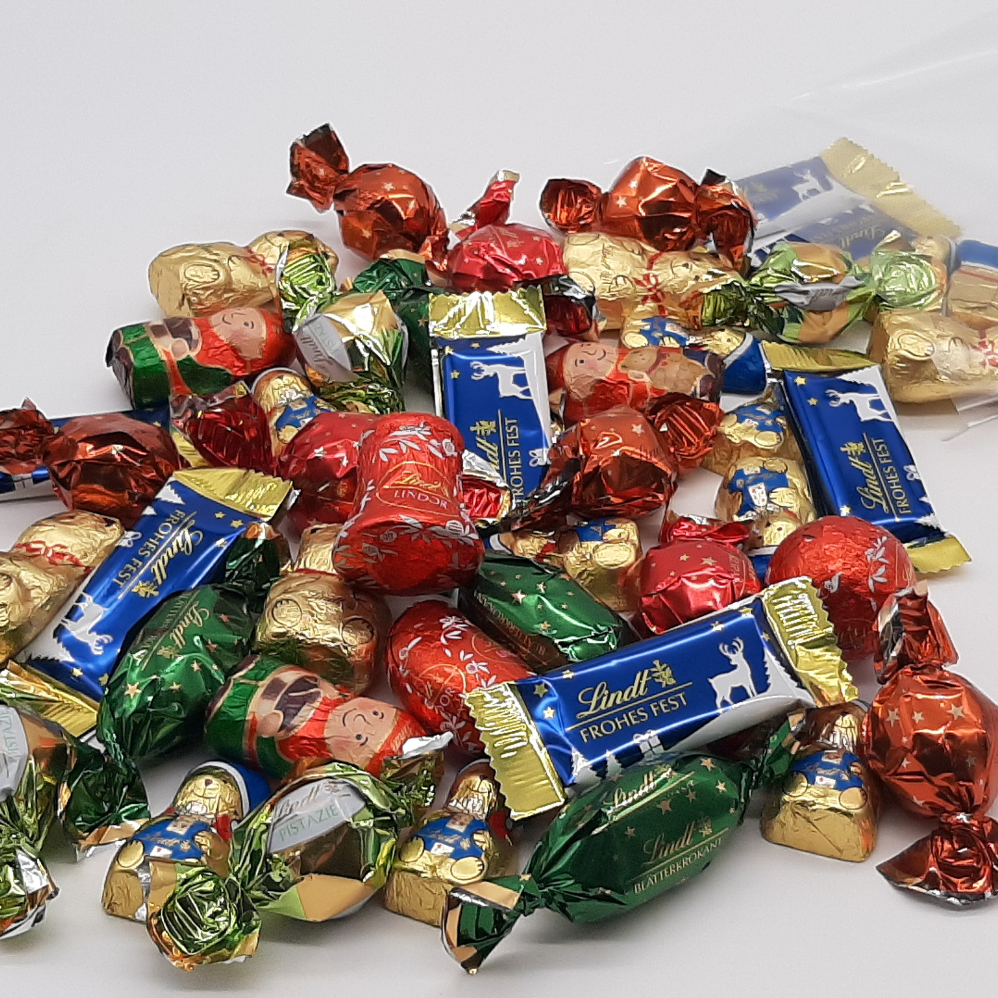 500gr. Lindt bunte Weihnachtsmischung,alle gewickelt ! ( 1000gr./26,98€ )