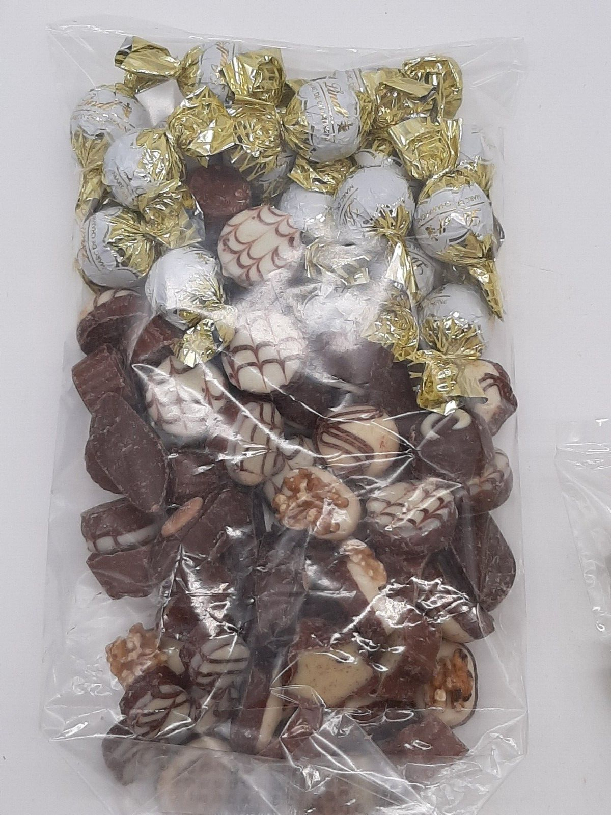 Lindt Jahrespralinen+Champagnerkugeln 750gr.