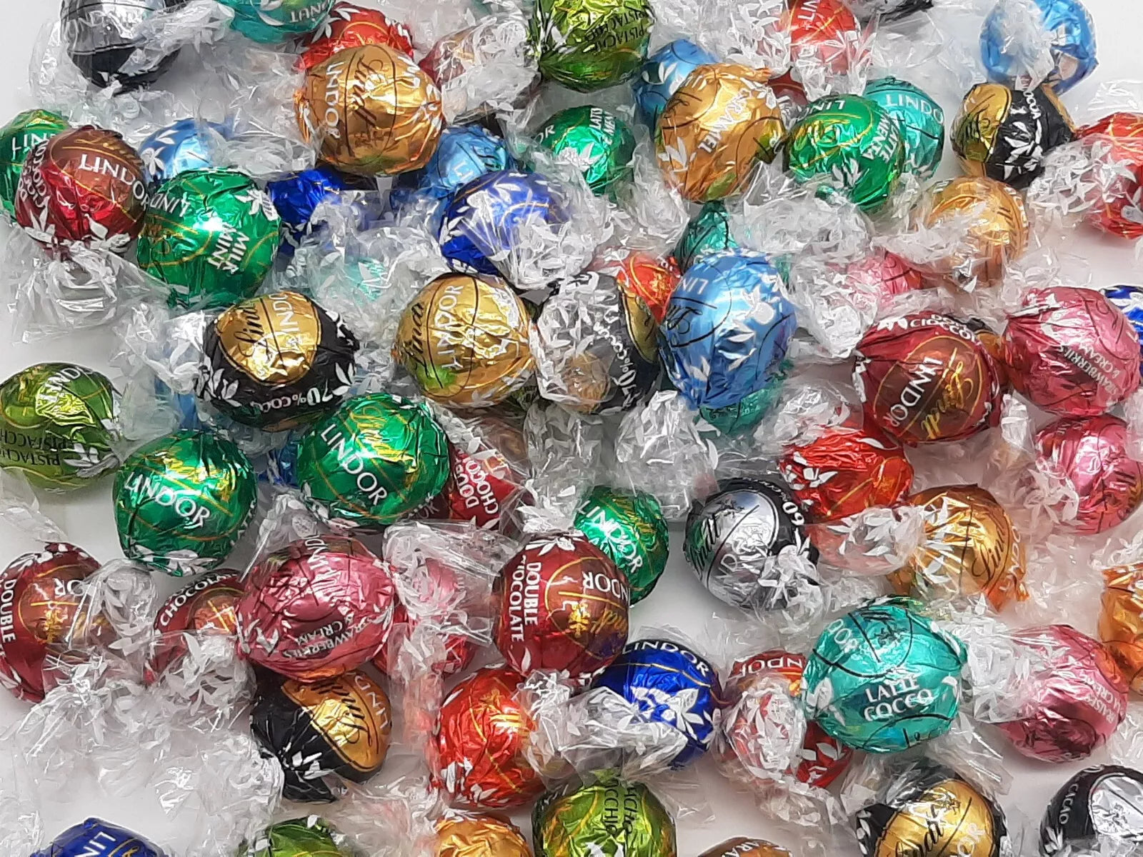 1000gr. Lindt Lindorkugeln 12 Sorten (1000gr./24,98€)